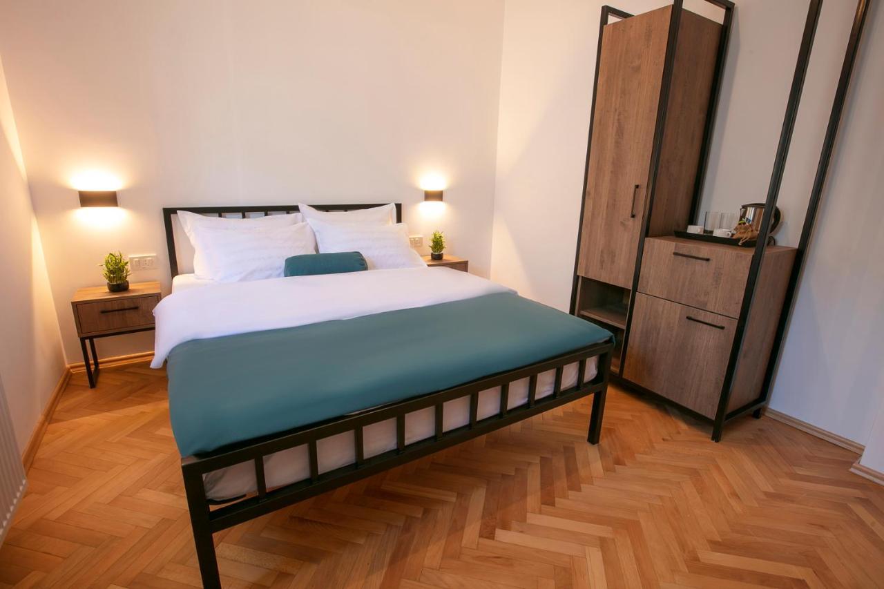 Grand Boutique Hotel 普里什蒂纳 外观 照片