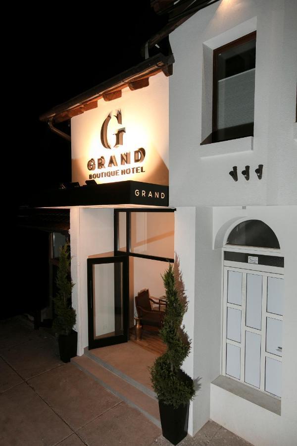 Grand Boutique Hotel 普里什蒂纳 外观 照片