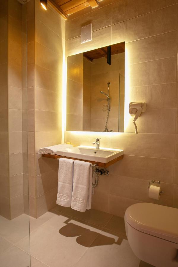 Grand Boutique Hotel 普里什蒂纳 外观 照片
